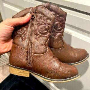 Size 9 Toddler Cat and Jack Boots